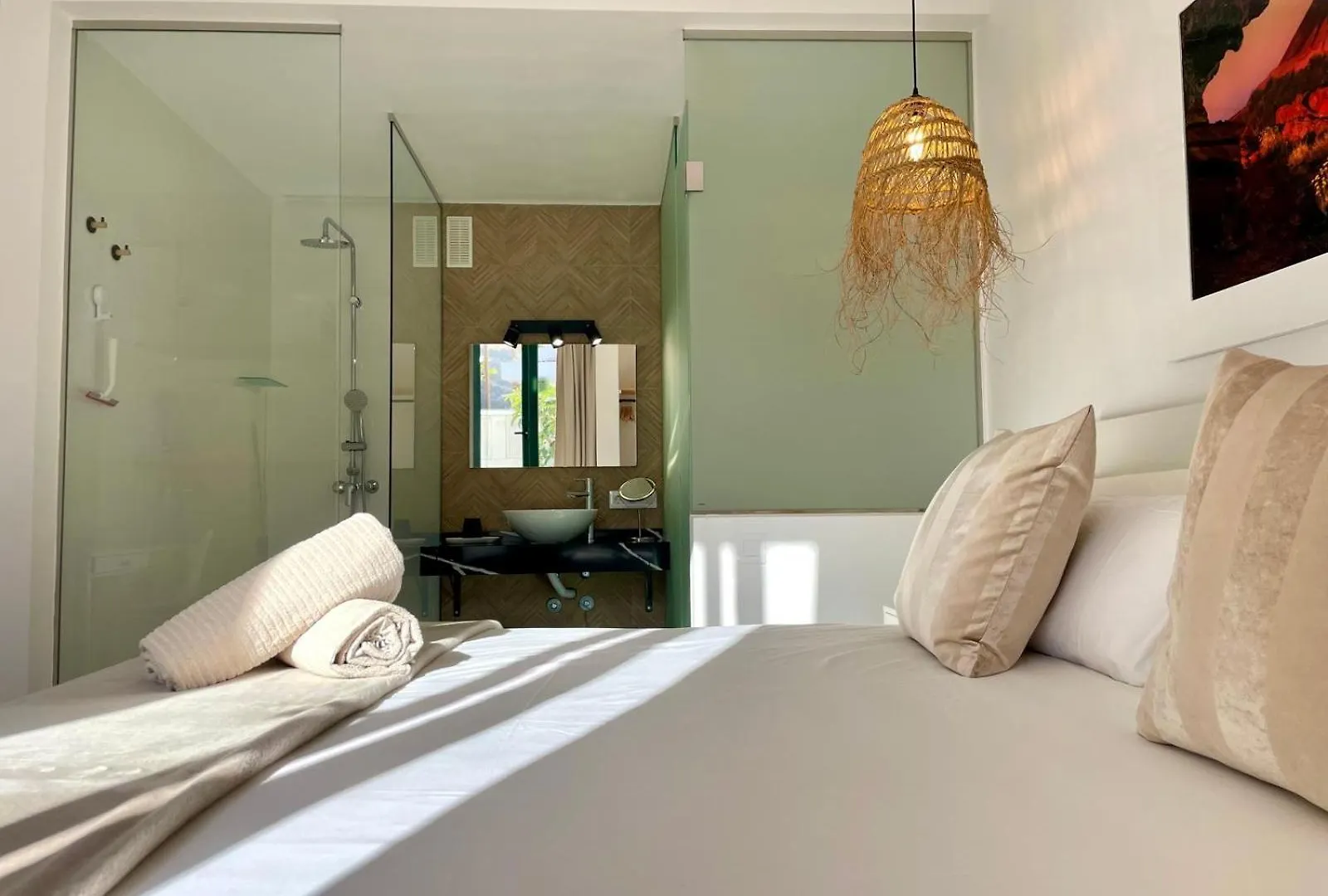 Apartamento Lilias Home - Private Heatable Pool, Bbq, Free Wifi Puerto de Santiago  España